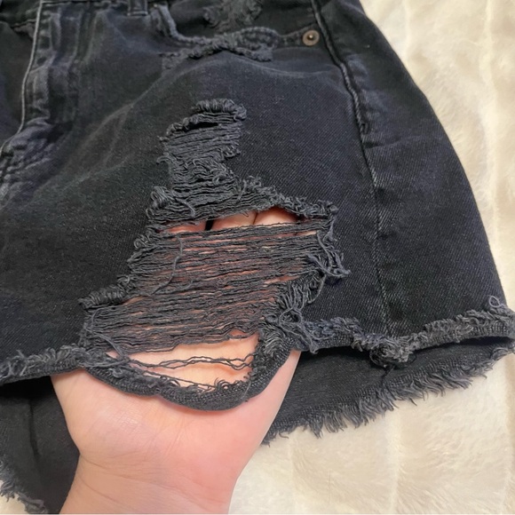 American Eagle Sz 2 Black Distressed High Rise Beach Concert Summer Mom Shorts - Picture 4 of 12